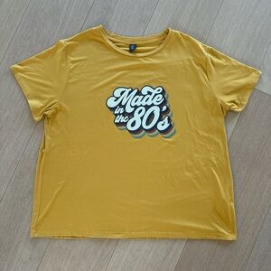 Size 1x and Soft  tshirt made of 95% polyester 5% Elastine.Made in 80’s